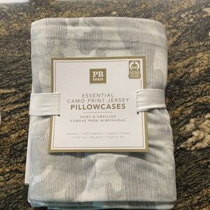 NWT Pottery Barn Teen Camo Print Jersey Pillowcases-set of two